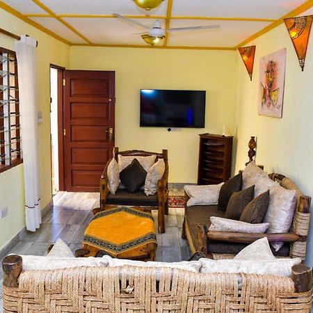 Apartmenthaus Salama Villen In Diani Діані-Біч Екстер'єр фото